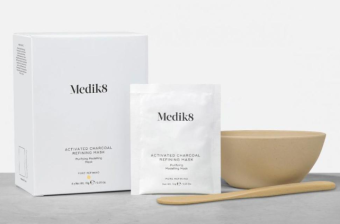 Medik8 Activated Charcoal Refining Mask (набор из 4 саше + чаша с лопаткой) фотография
